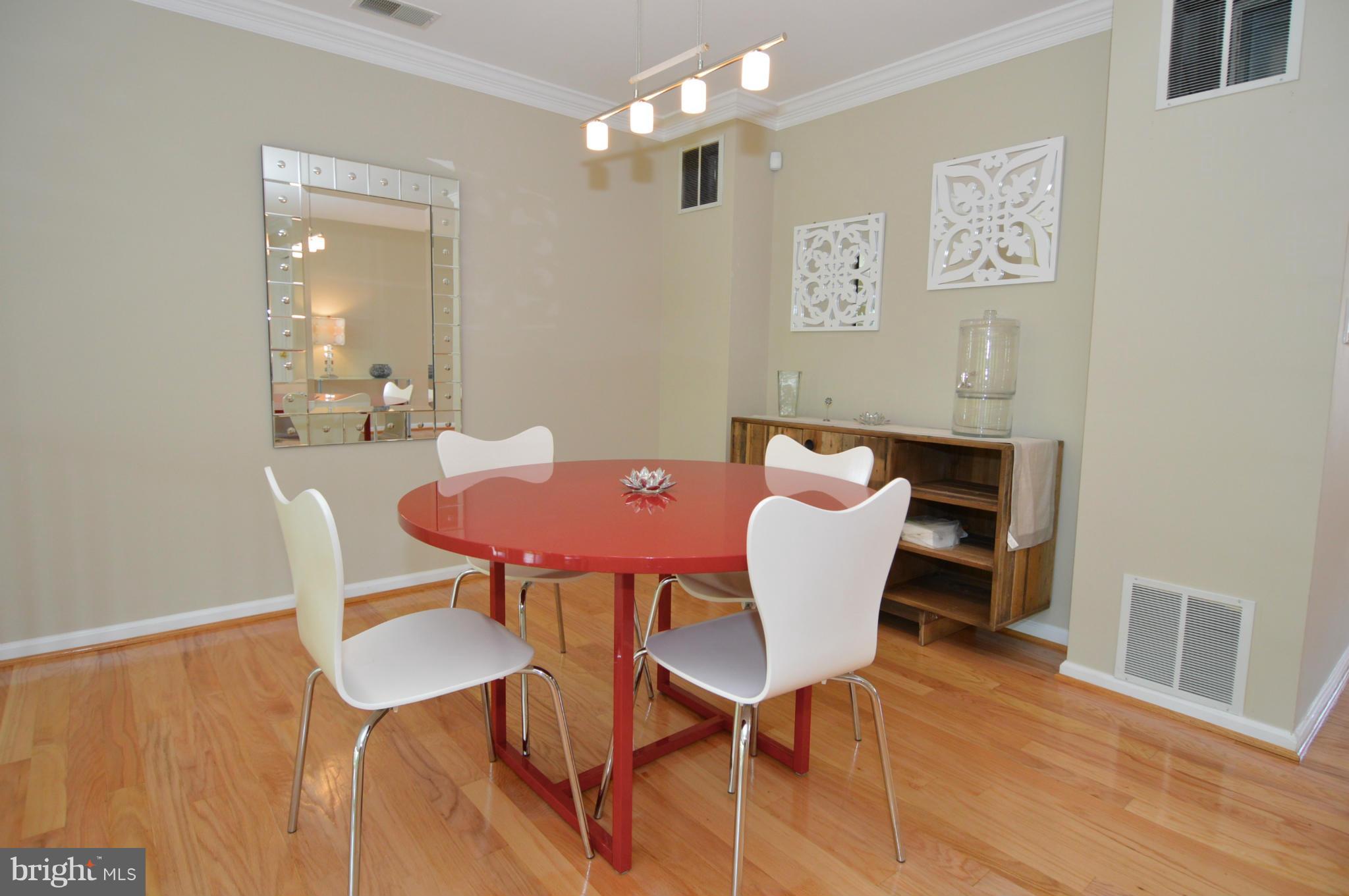 LINCOLN PARK - Residential