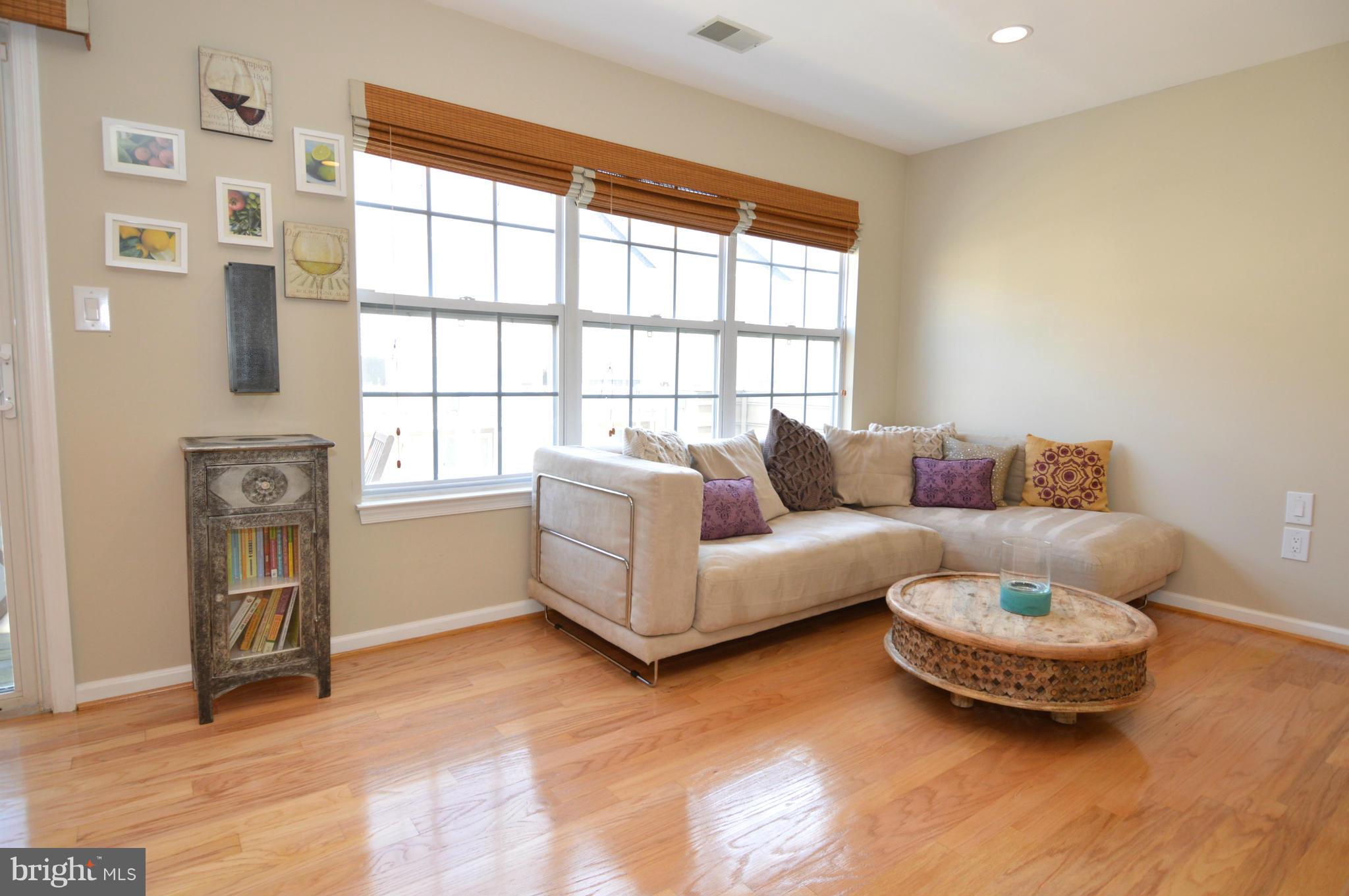 LINCOLN PARK - Residential