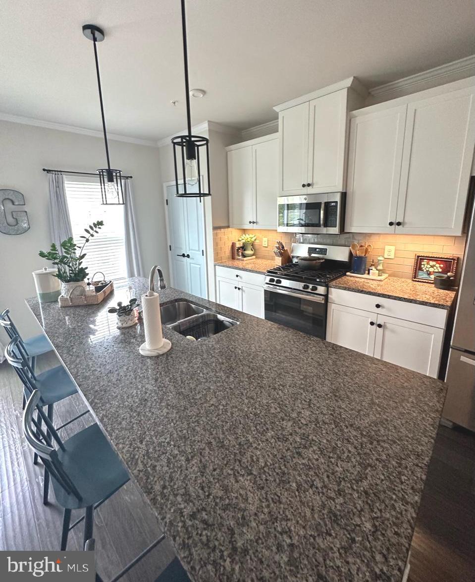 CREEKSIDE VILLAGE AT TANYARD SPRINGS - Residential