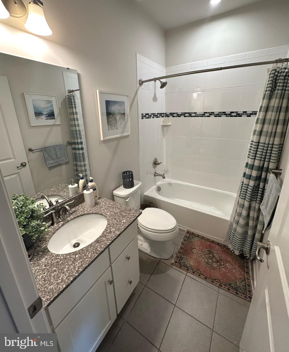 CREEKSIDE VILLAGE AT TANYARD SPRINGS - Residential