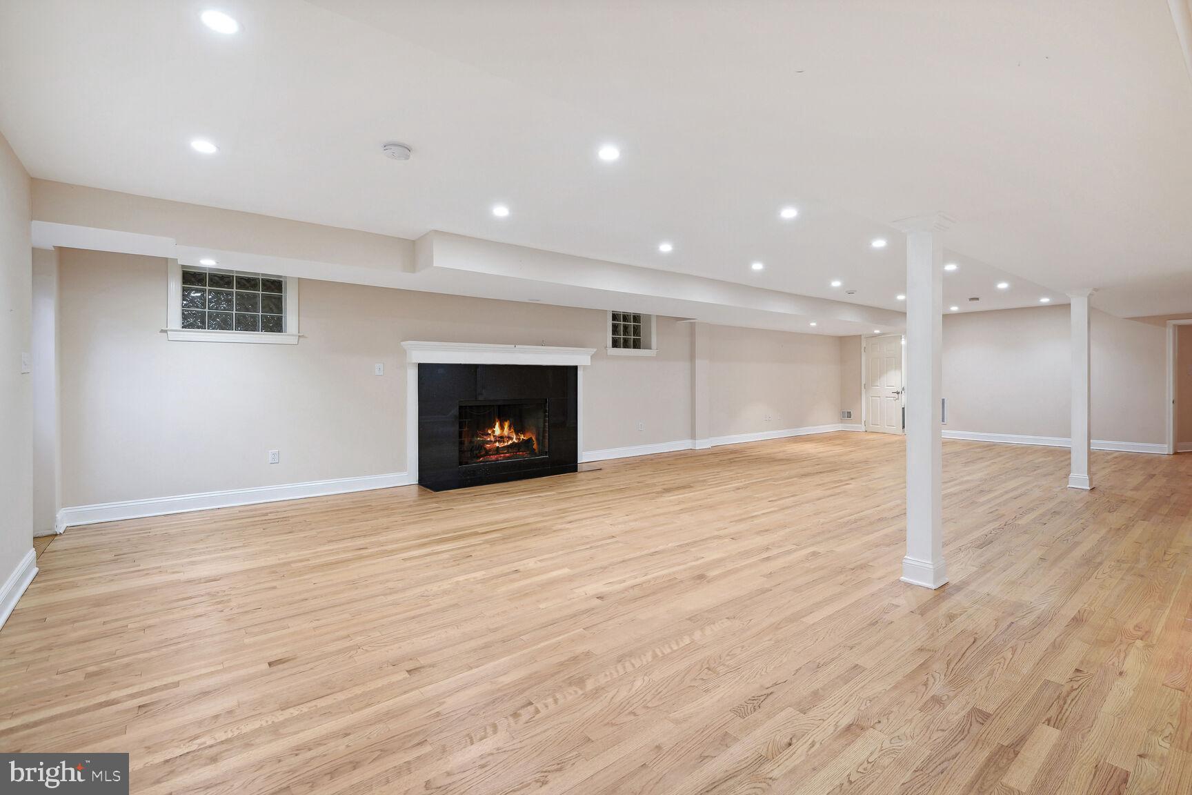 MCAULEY PARK - Residential Lease