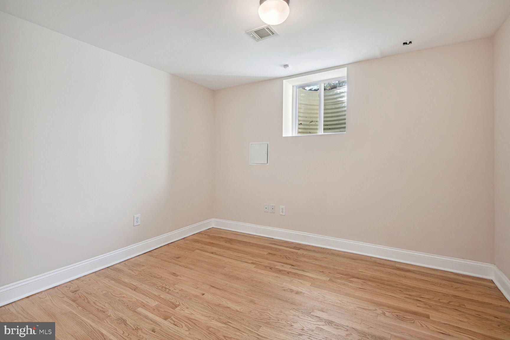 MCAULEY PARK - Residential Lease