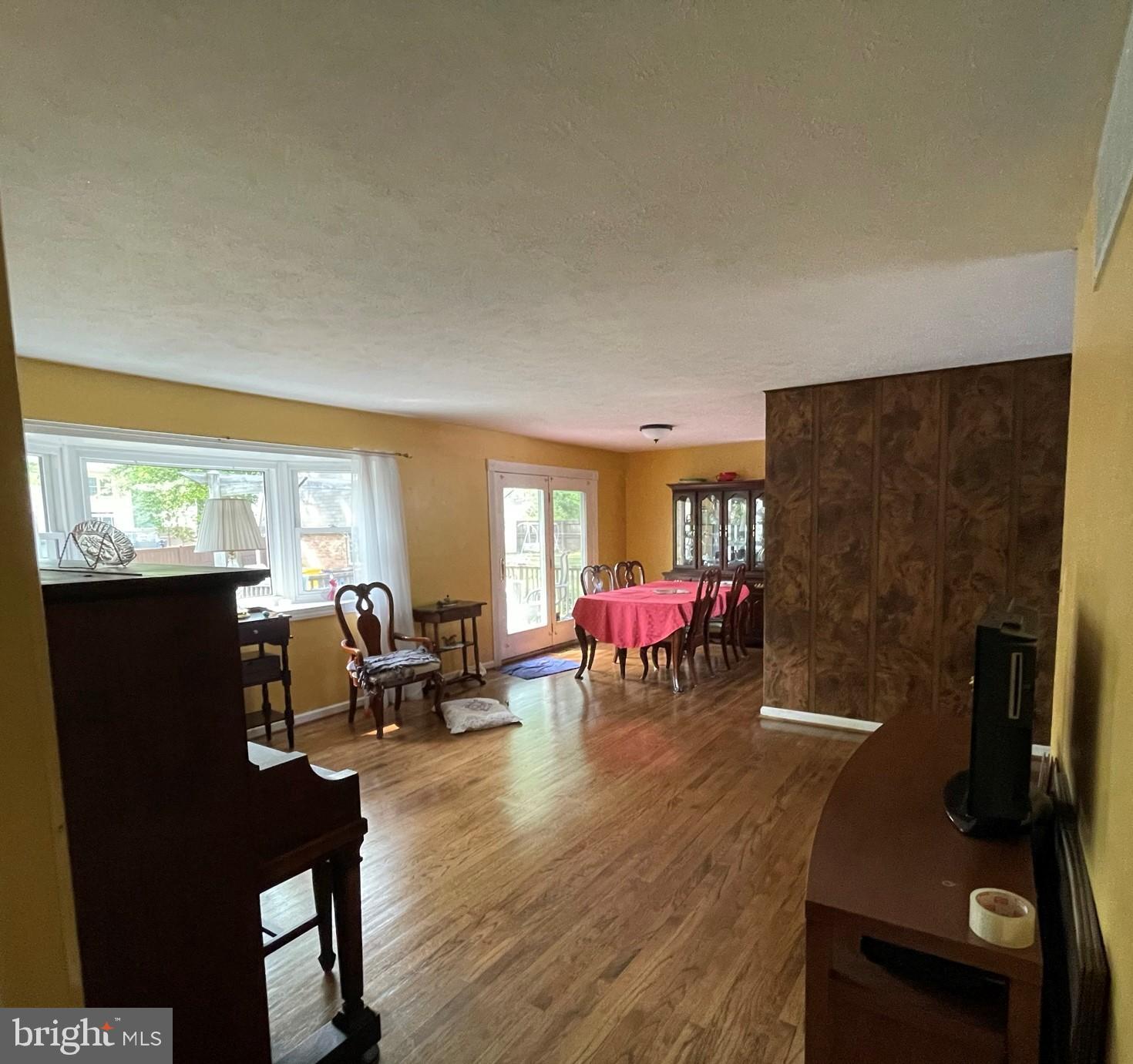 SUNRISE BEACH - Residential