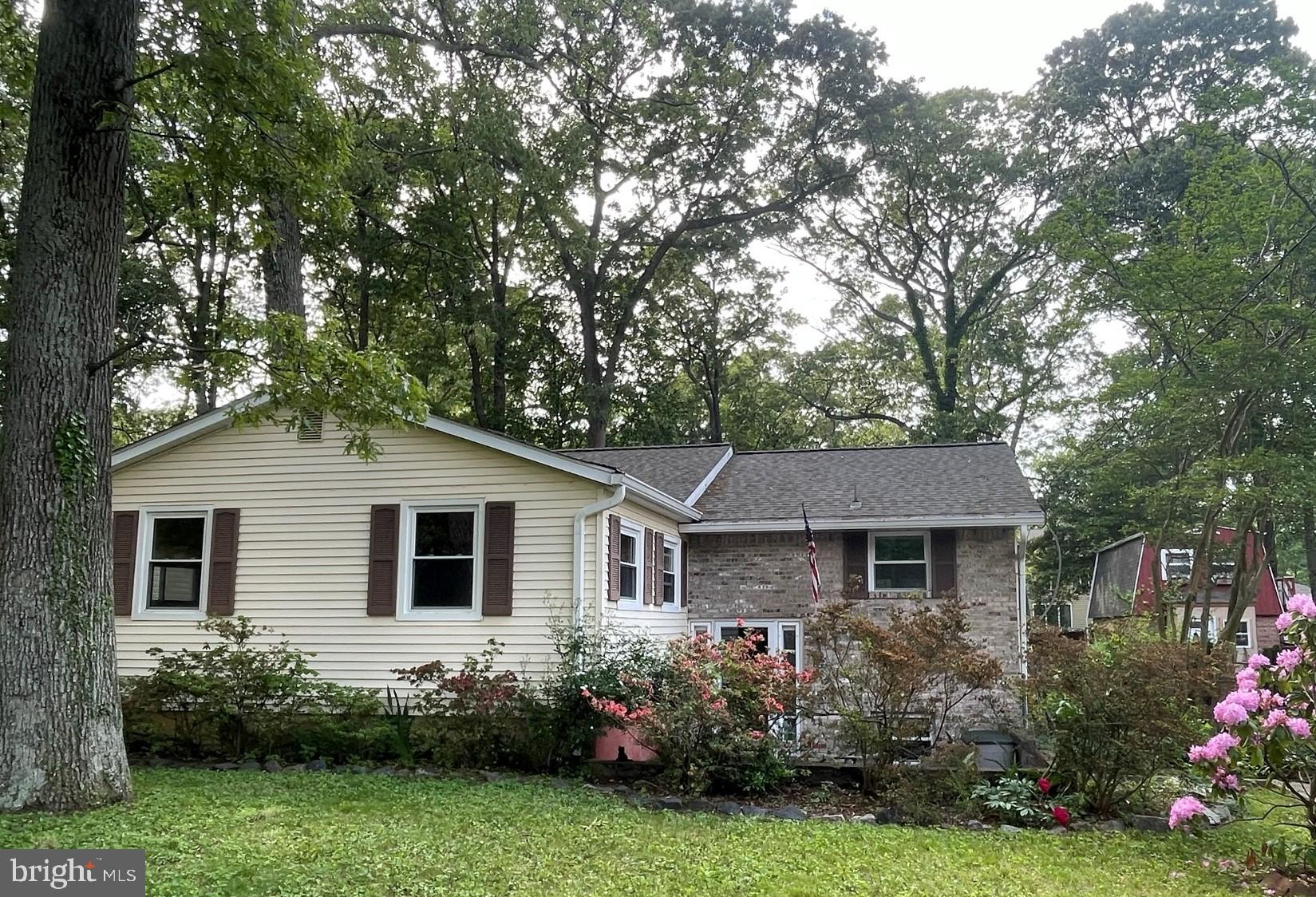 SUNRISE BEACH - Residential