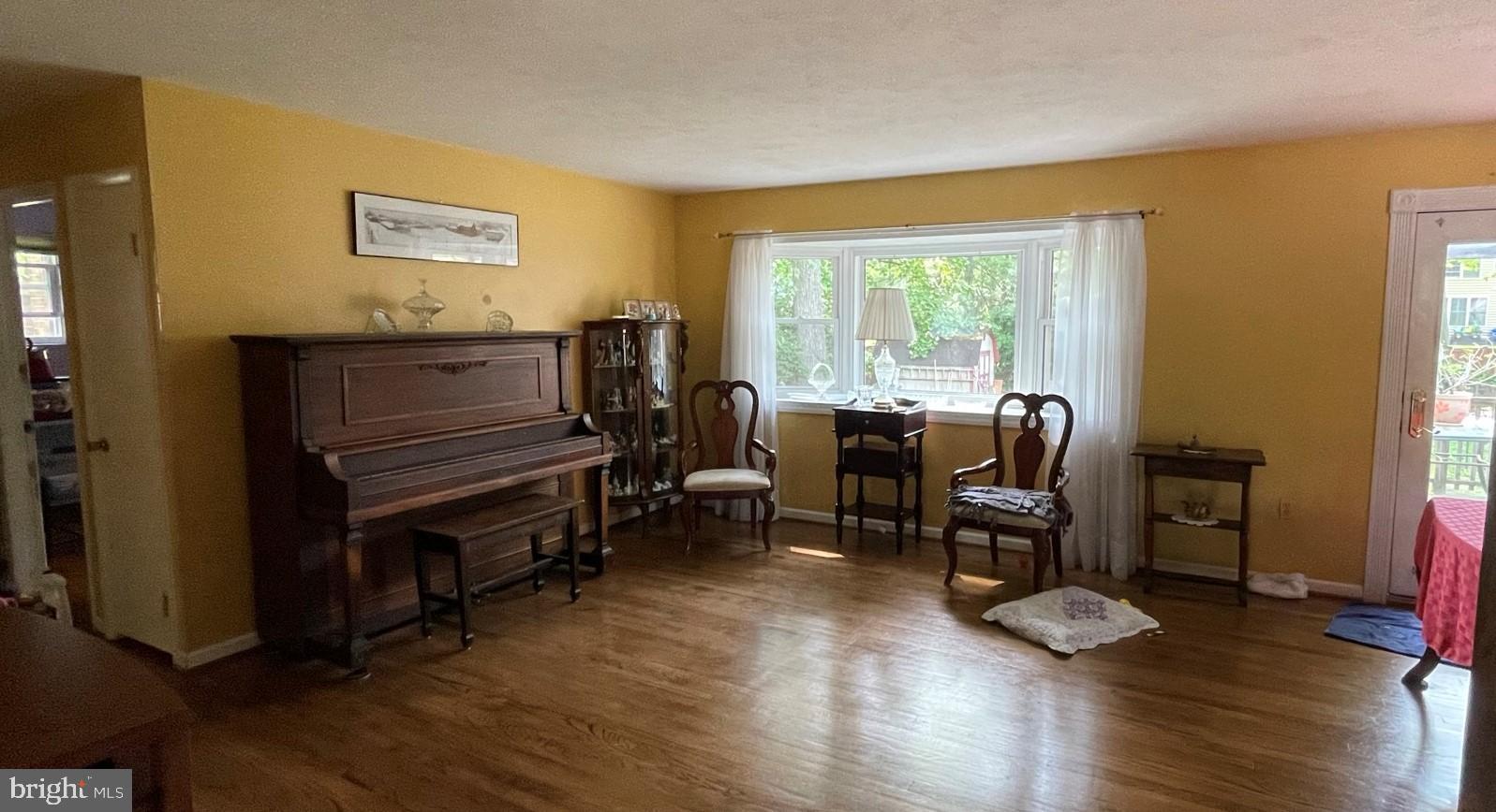 SUNRISE BEACH - Residential