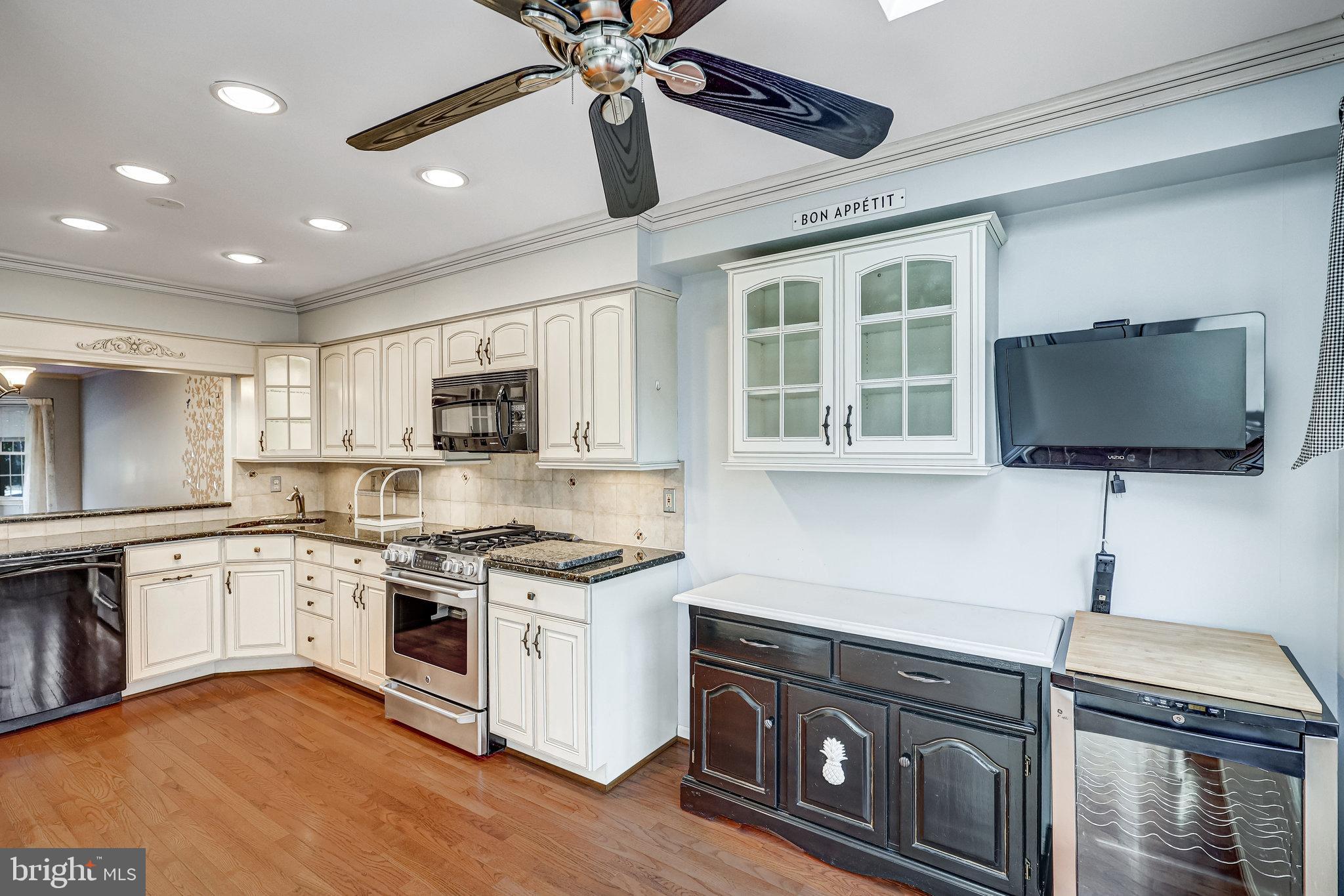 SOMERSET AT SOUTH RUN - Residential Lease