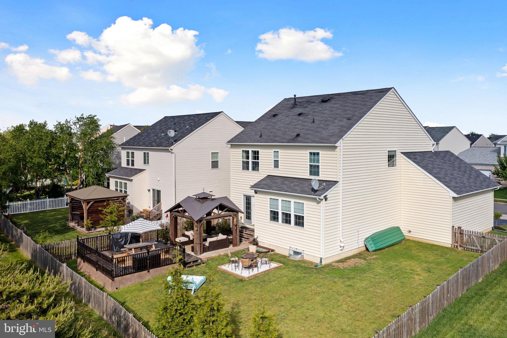 MEADOWS AT MORRIS FARM - Residential