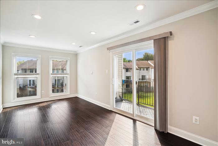 APPLEWALK CONDO - Residential