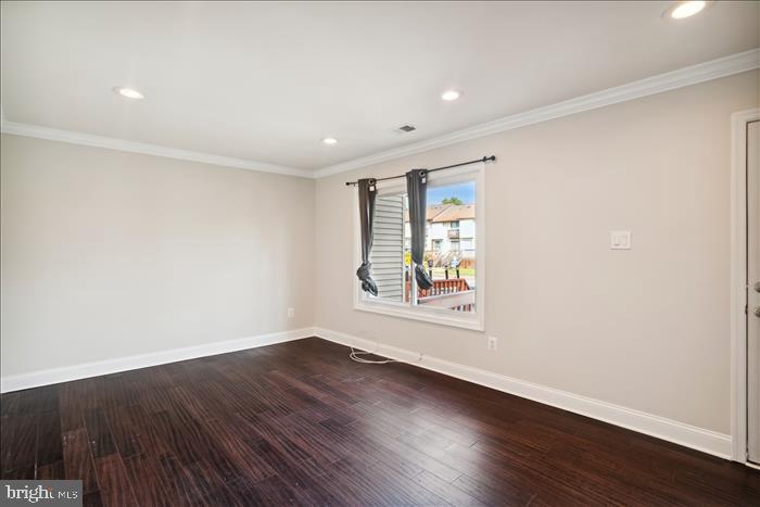 APPLEWALK CONDO - Residential