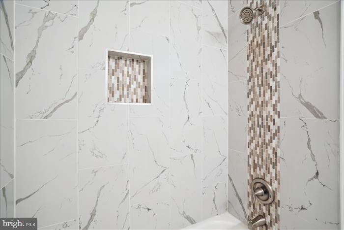 APPLEWALK CONDO - Residential