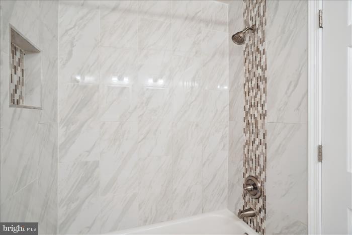 APPLEWALK CONDO - Residential