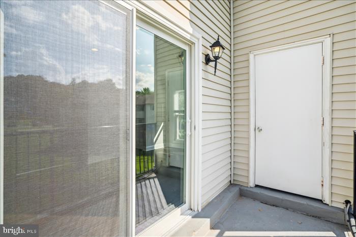 APPLEWALK CONDO - Residential