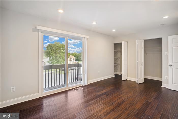 APPLEWALK CONDO - Residential