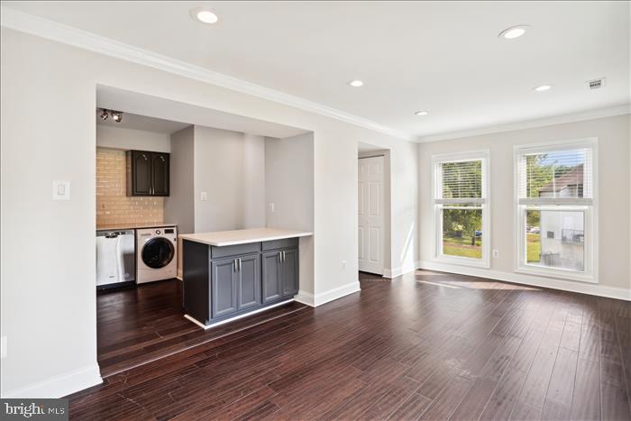 APPLEWALK CONDO - Residential