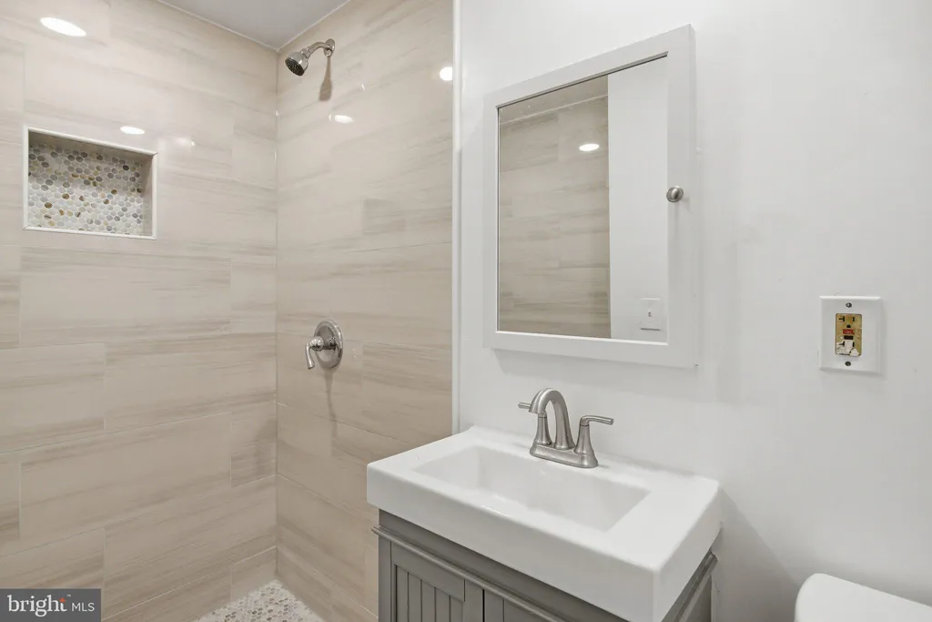 633 Irving Street NW, Washington, DC 20010