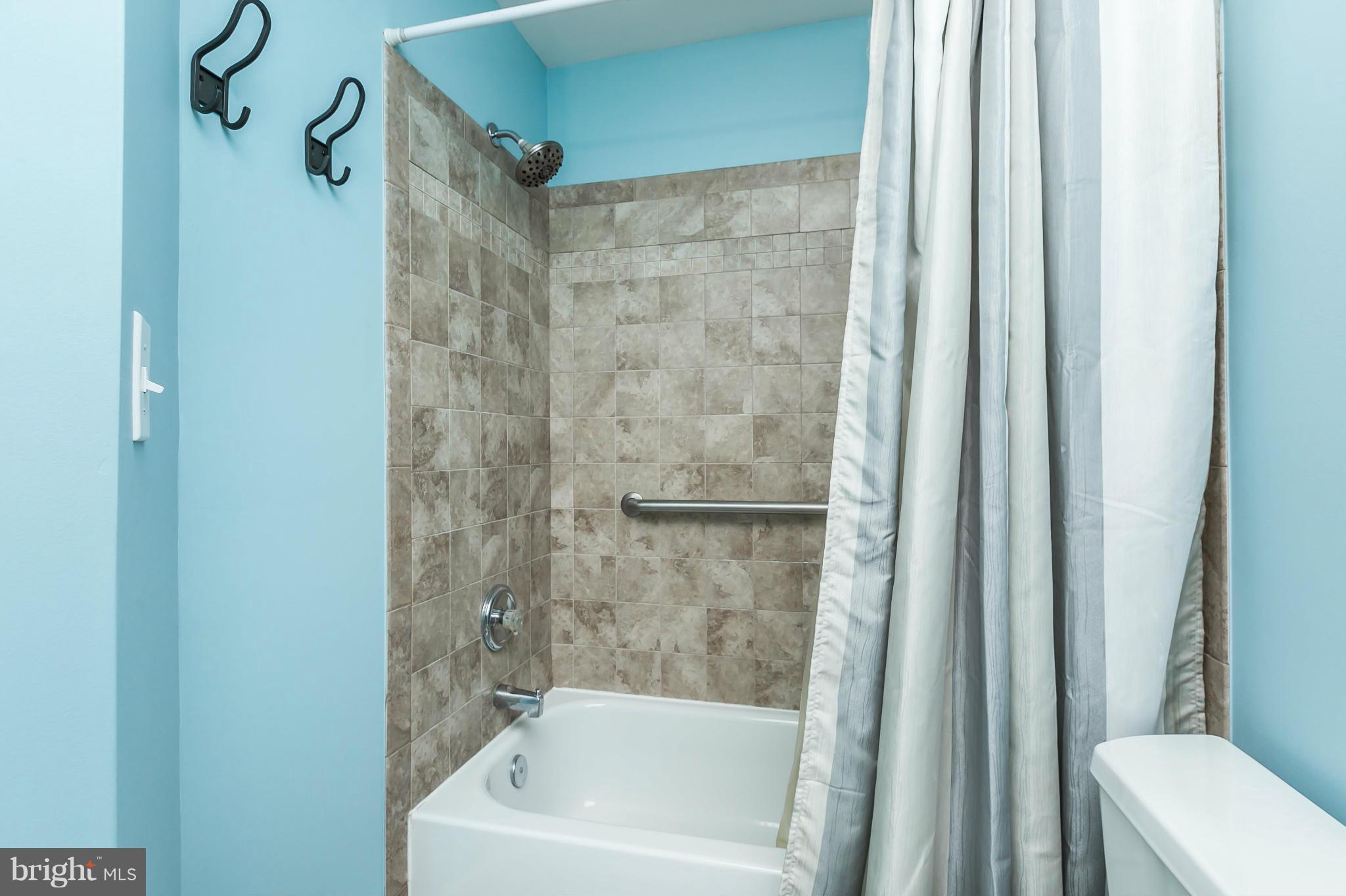 LOCUST POINT - Residential Lease