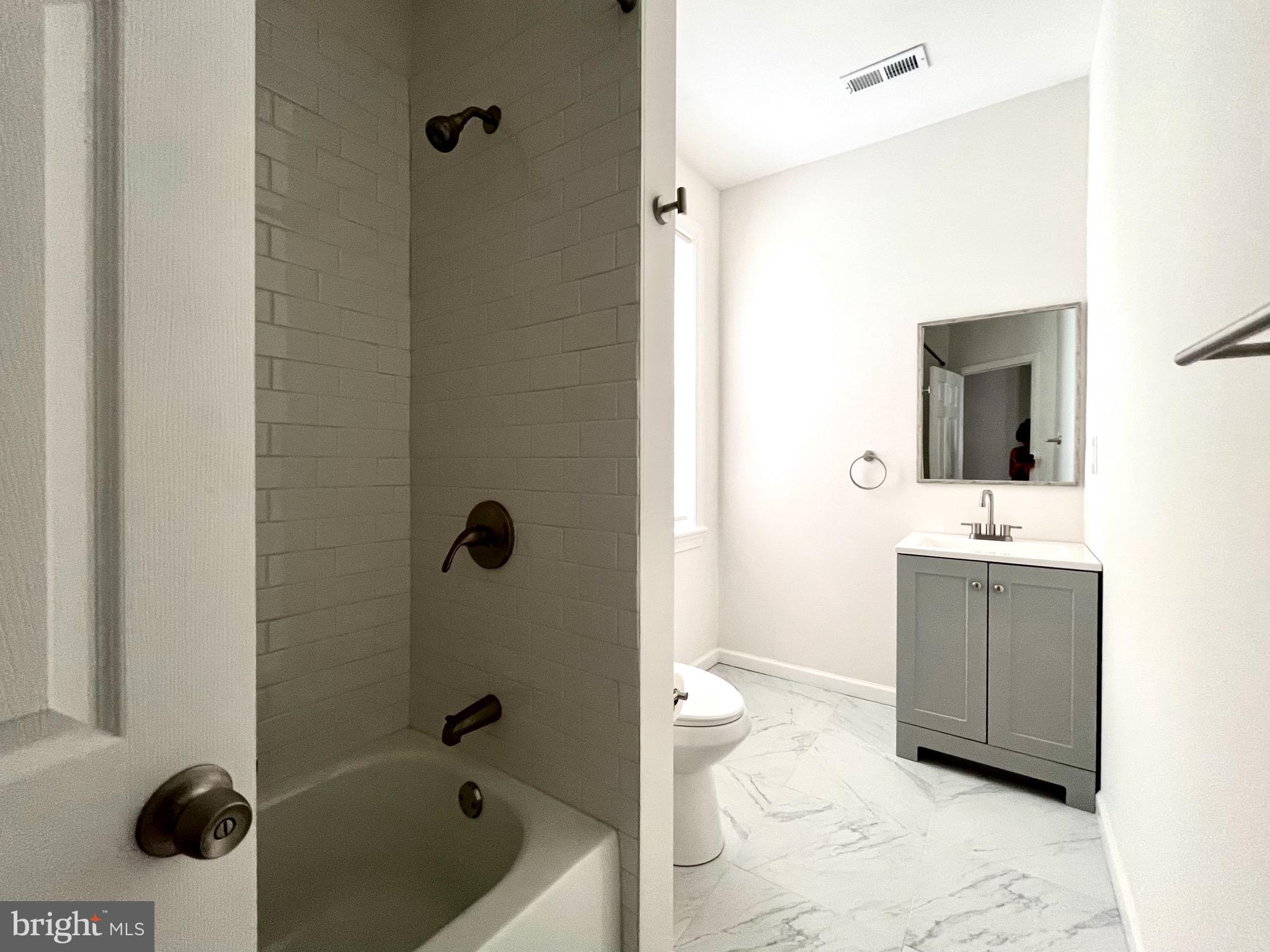 FRANKFORD - Residential Lease