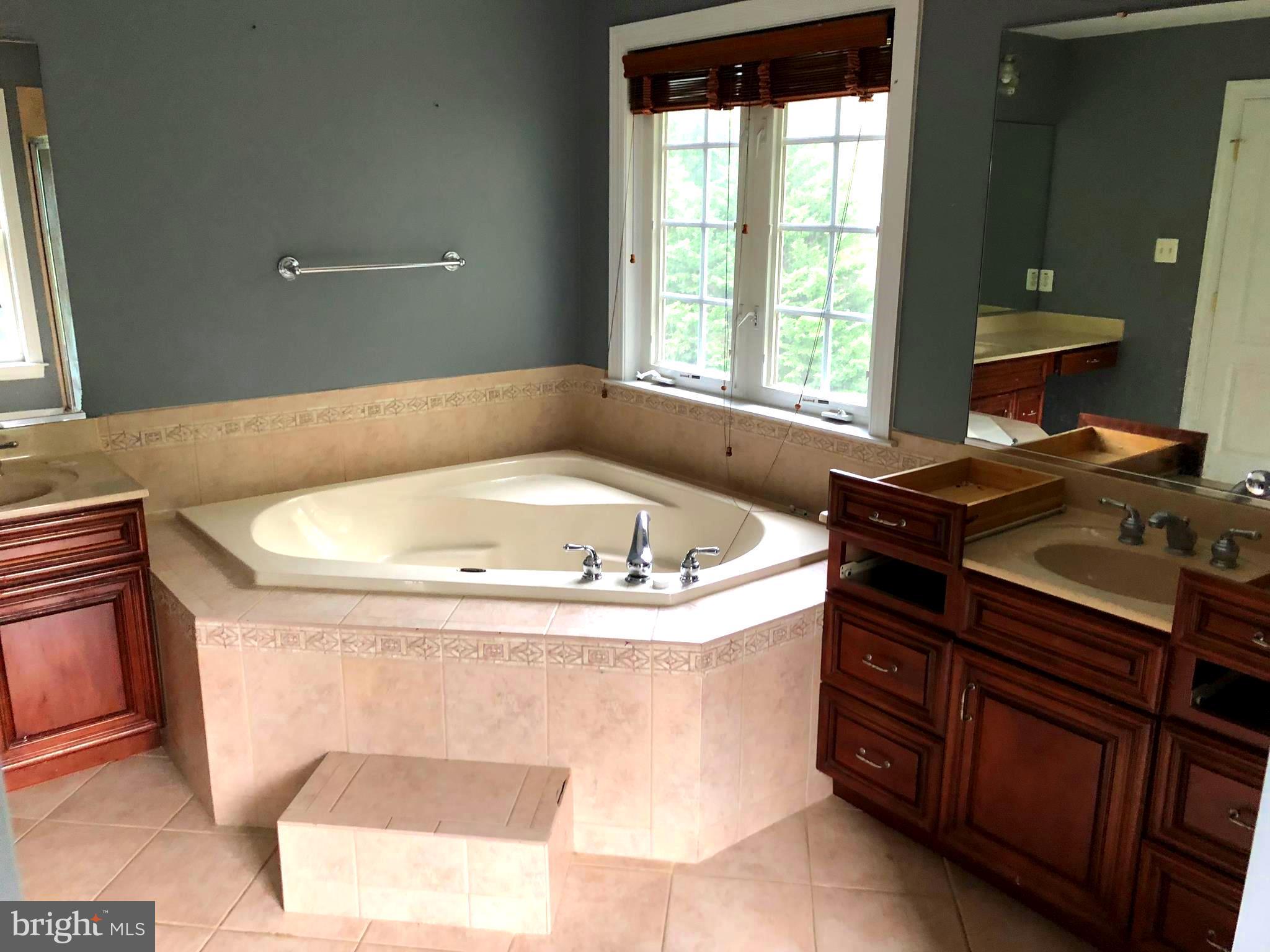 CROOM STATION - Residential