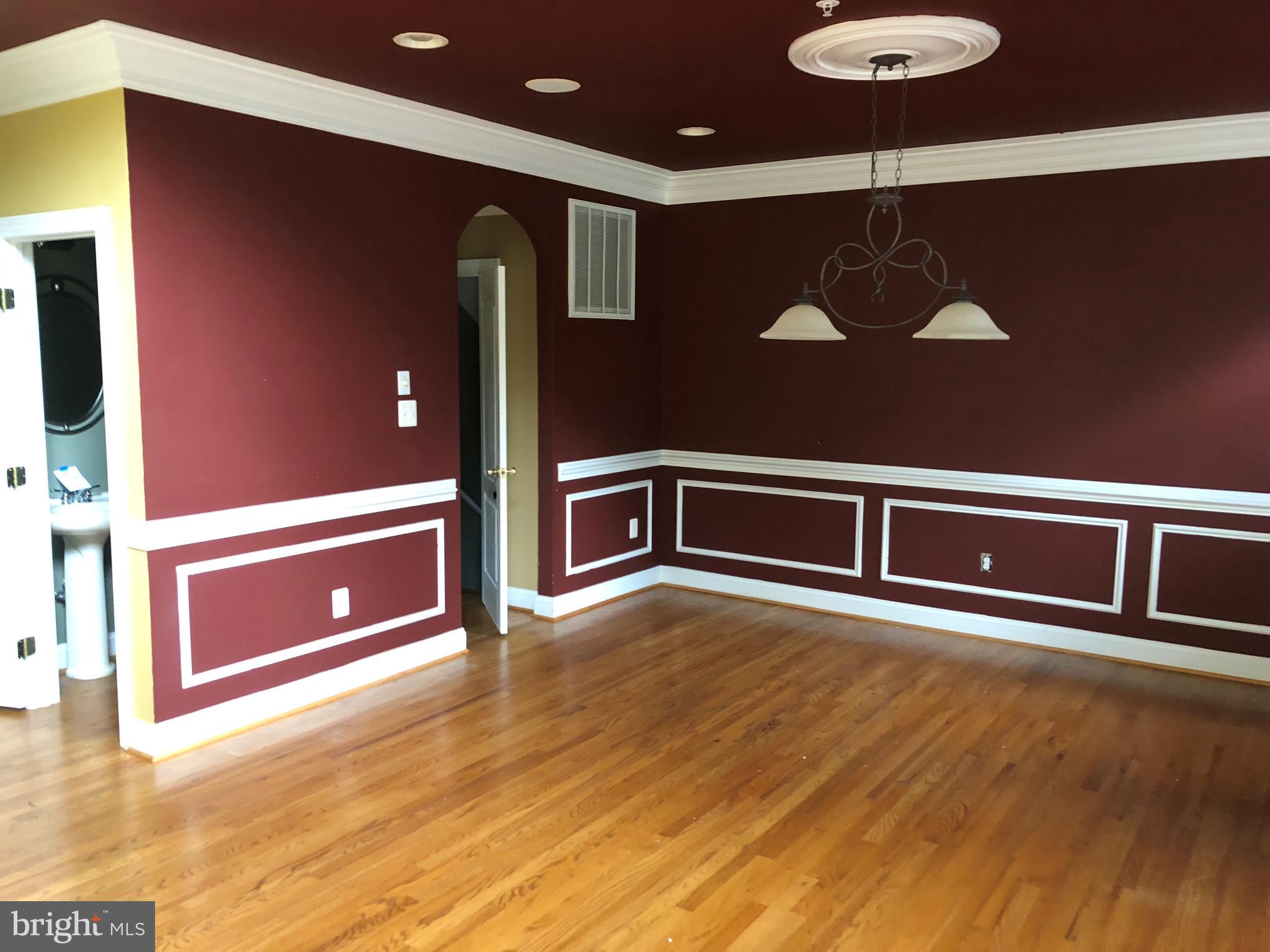 CROOM STATION - Residential