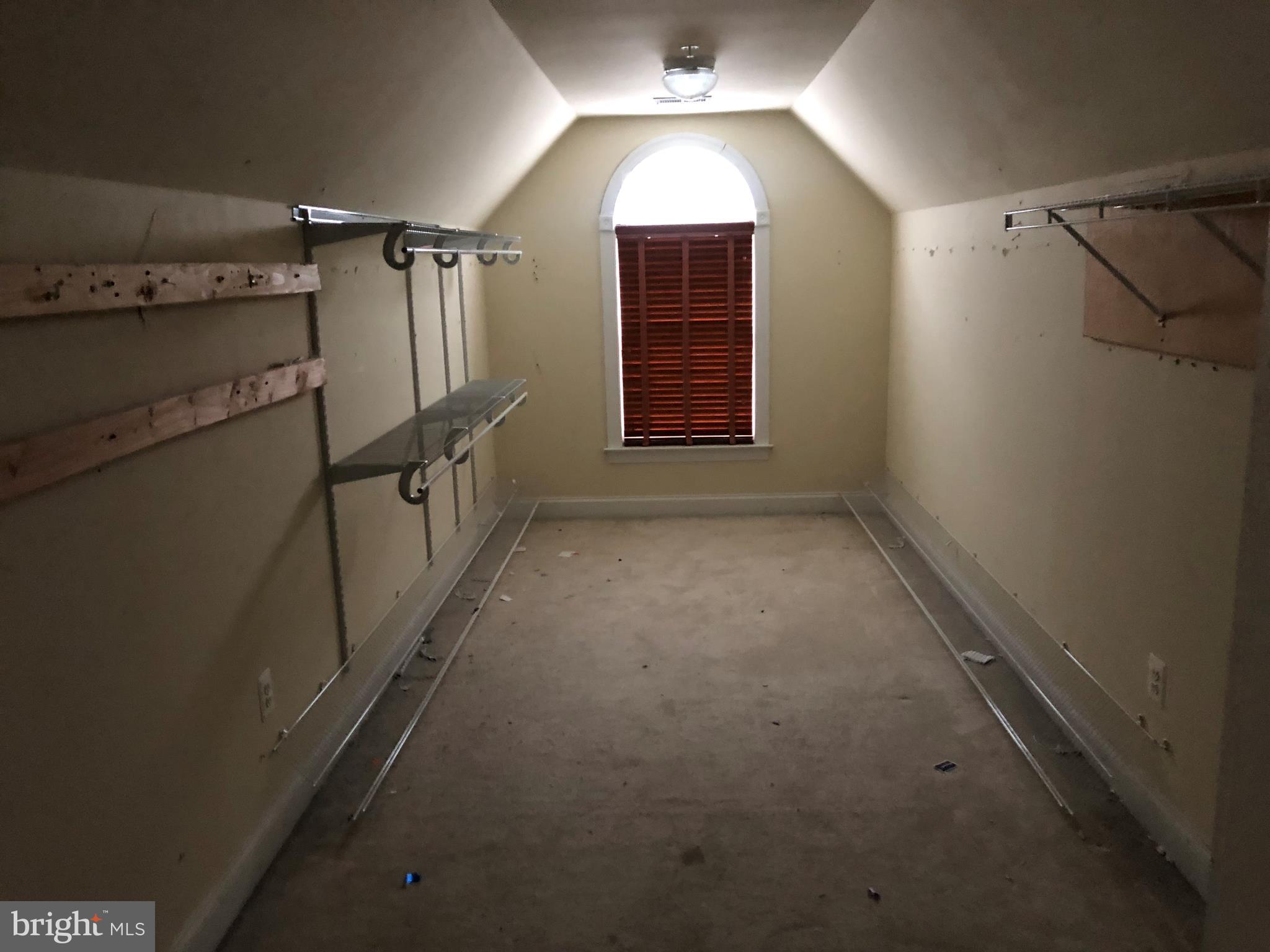 CROOM STATION - Residential