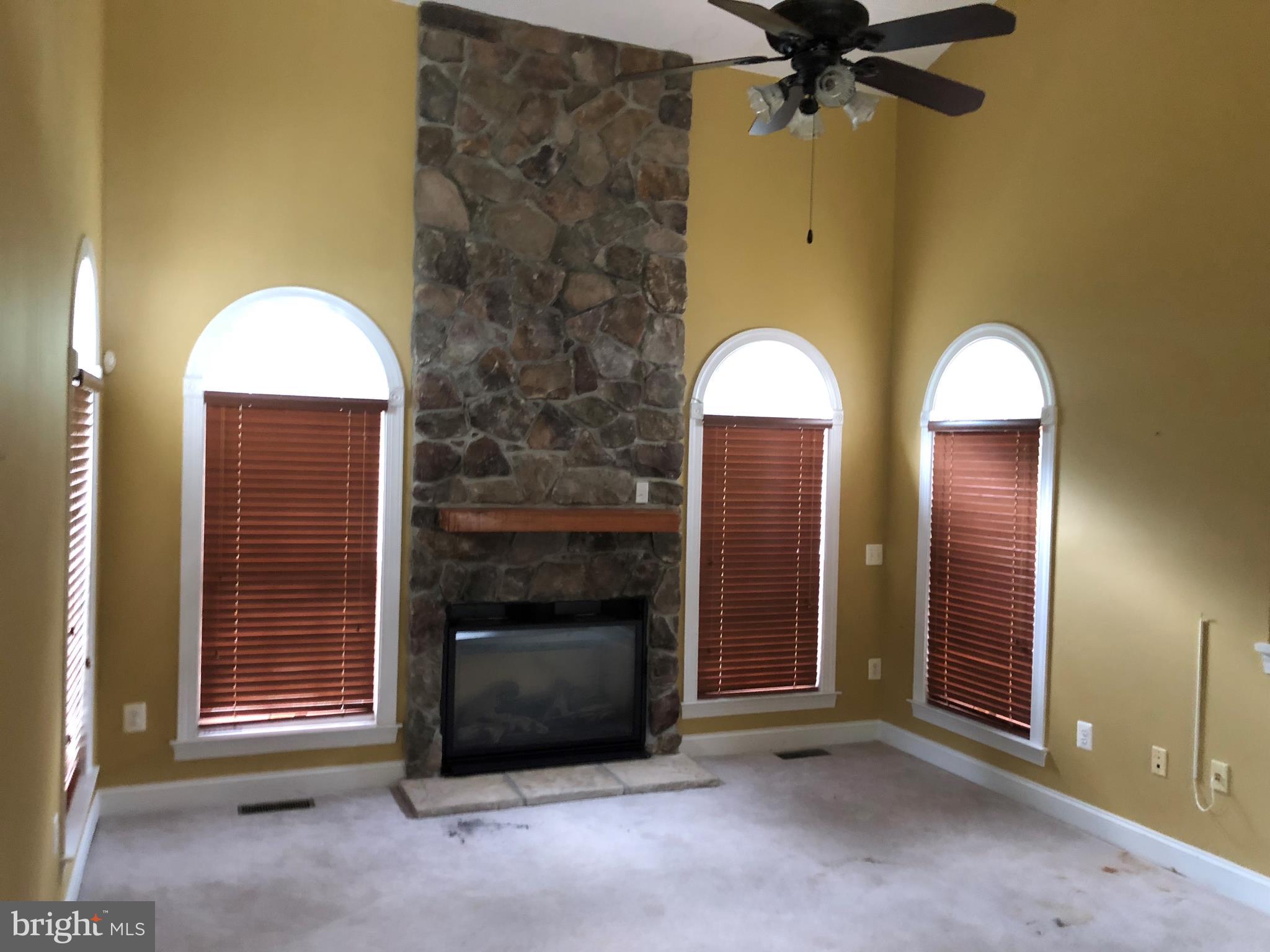 CROOM STATION - Residential