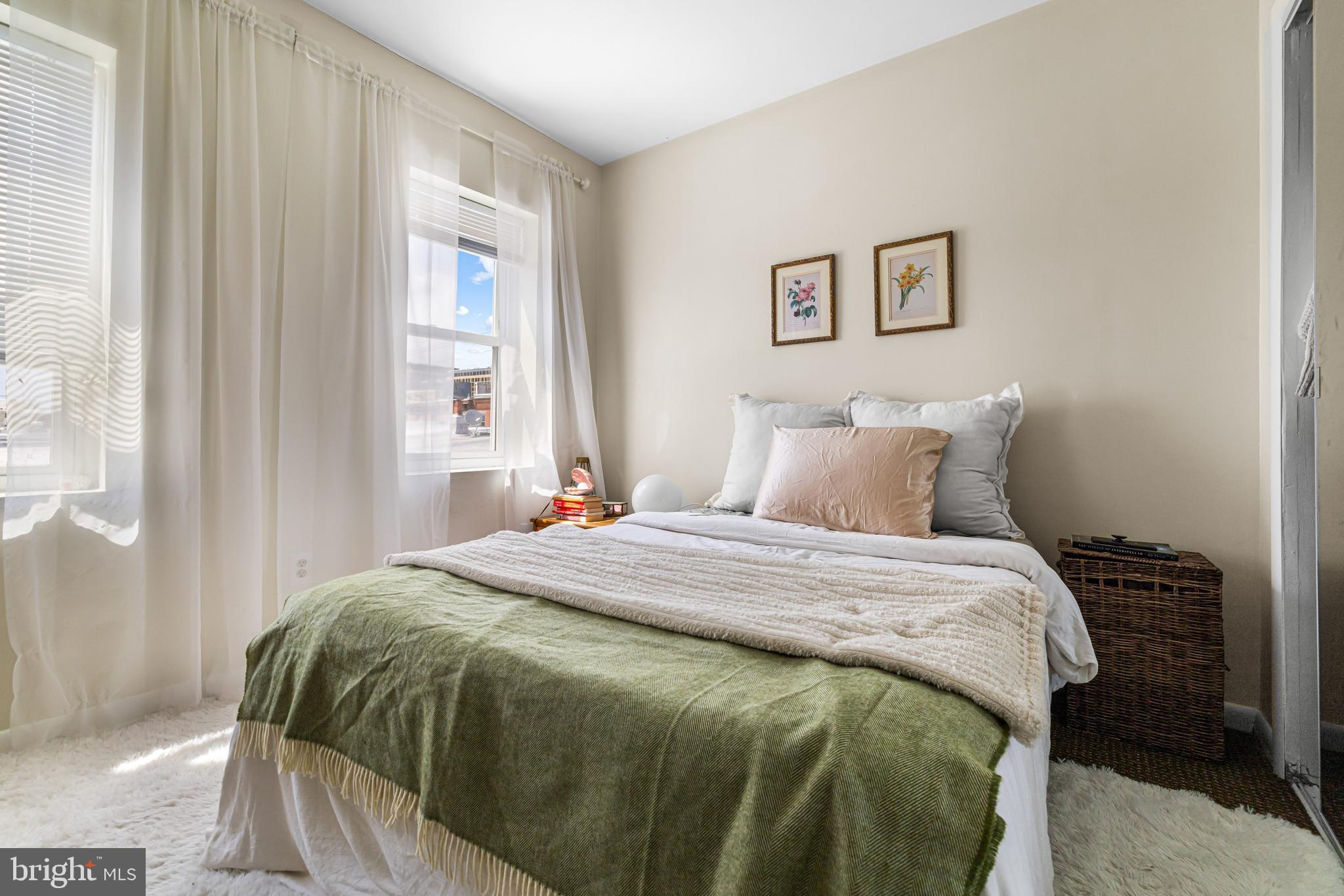 PASSYUNK SQUARE - Residential Income
