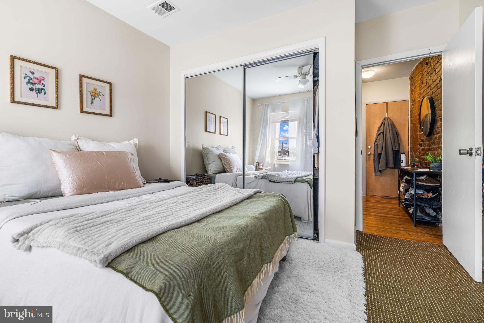 PASSYUNK SQUARE - Residential Income