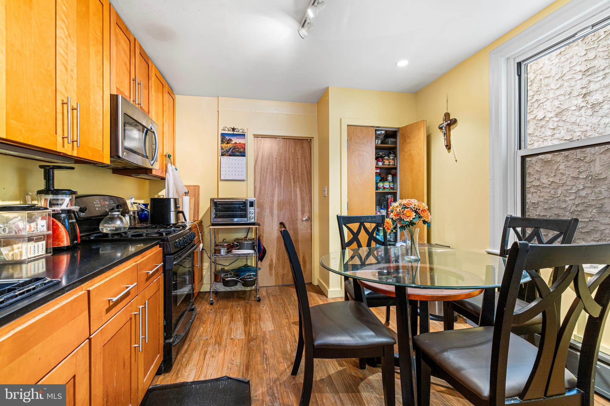 PASSYUNK SQUARE - Residential Income