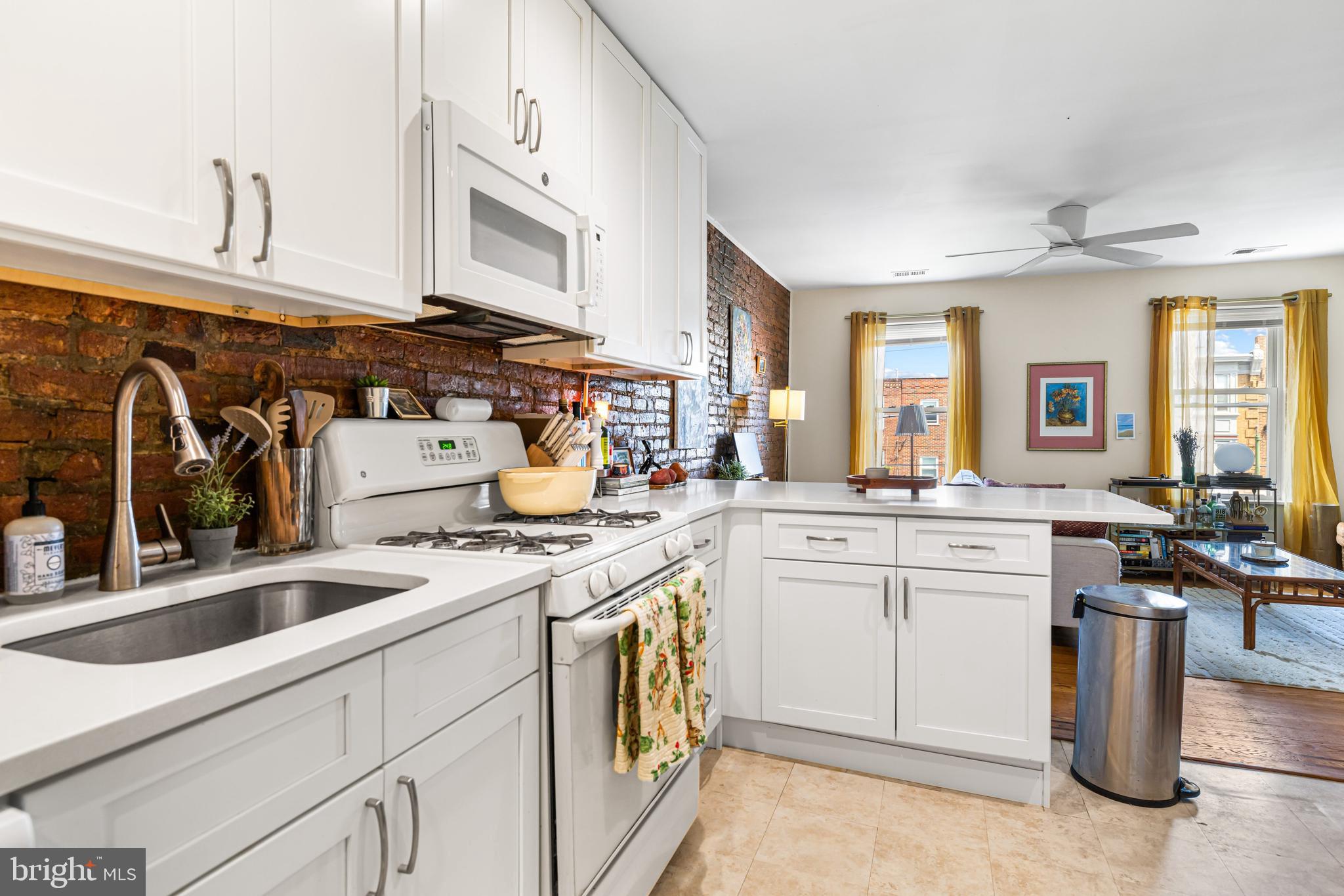 PASSYUNK SQUARE - Residential Income