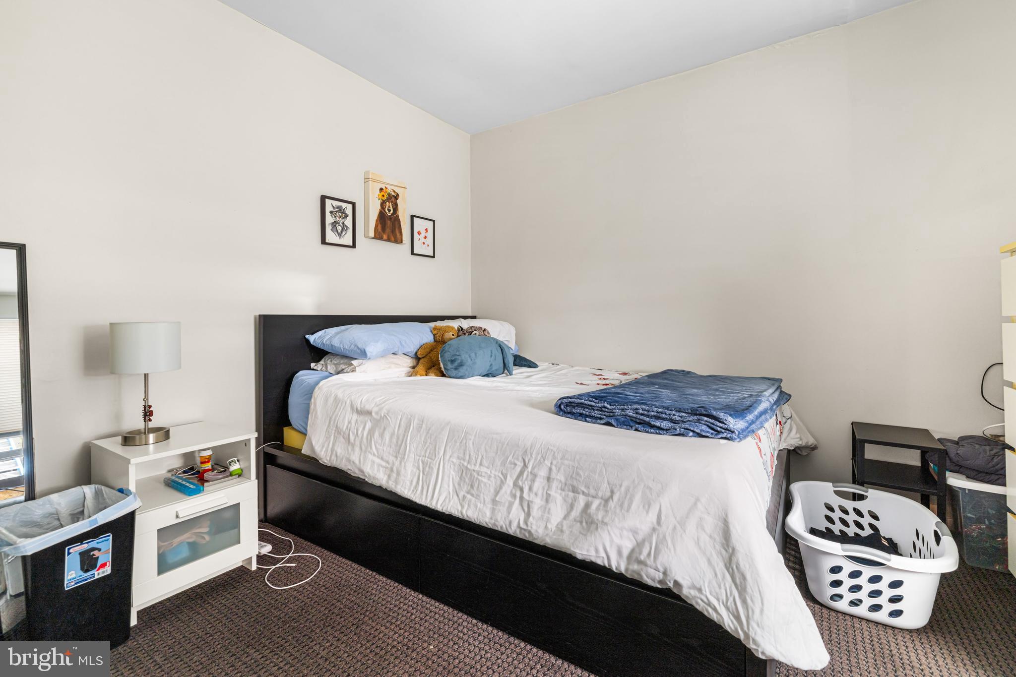 PASSYUNK SQUARE - Residential Income
