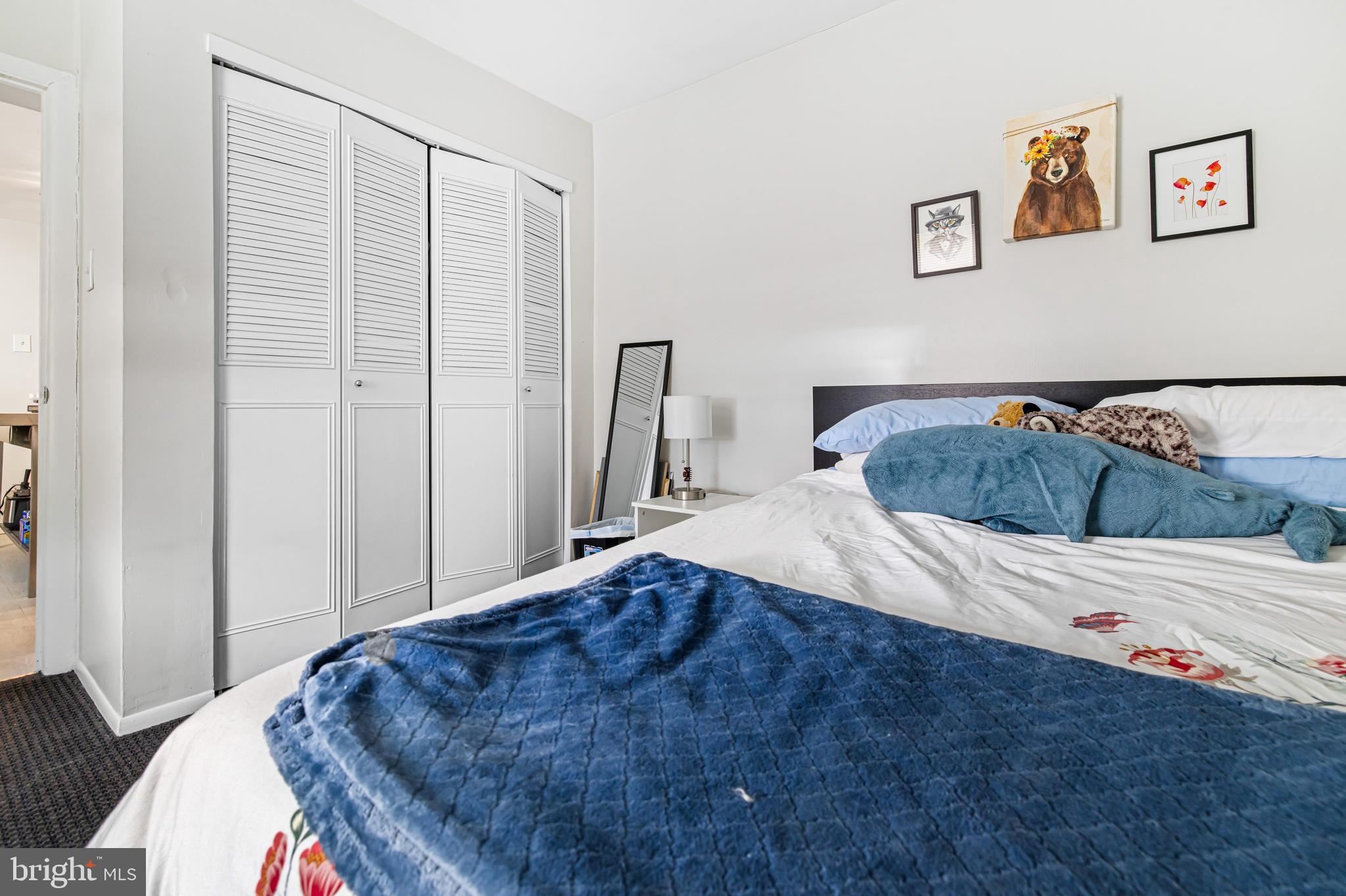 PASSYUNK SQUARE - Residential Income