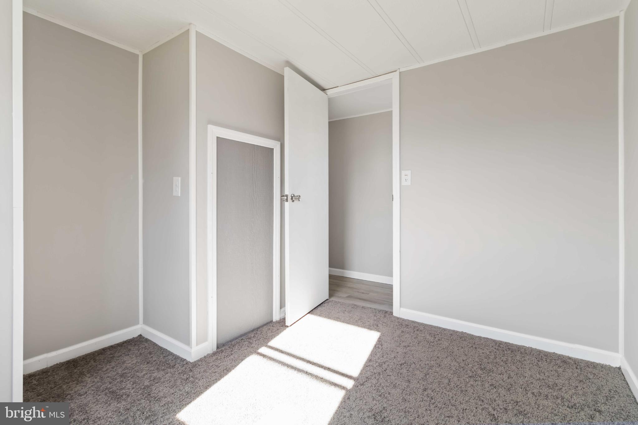 PINE MANOR - Residential