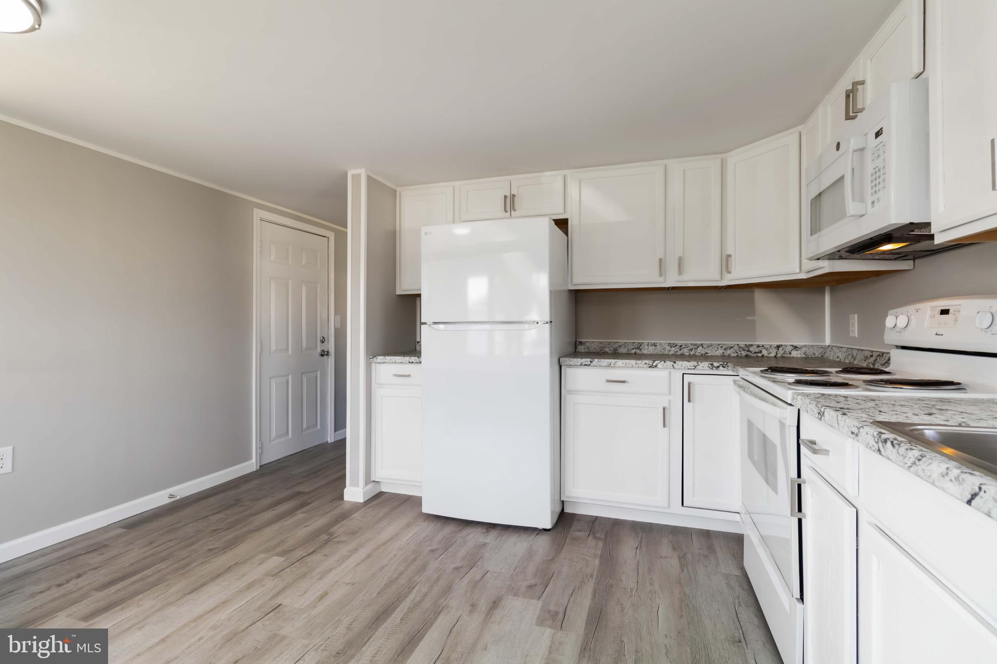 PINE MANOR - Residential