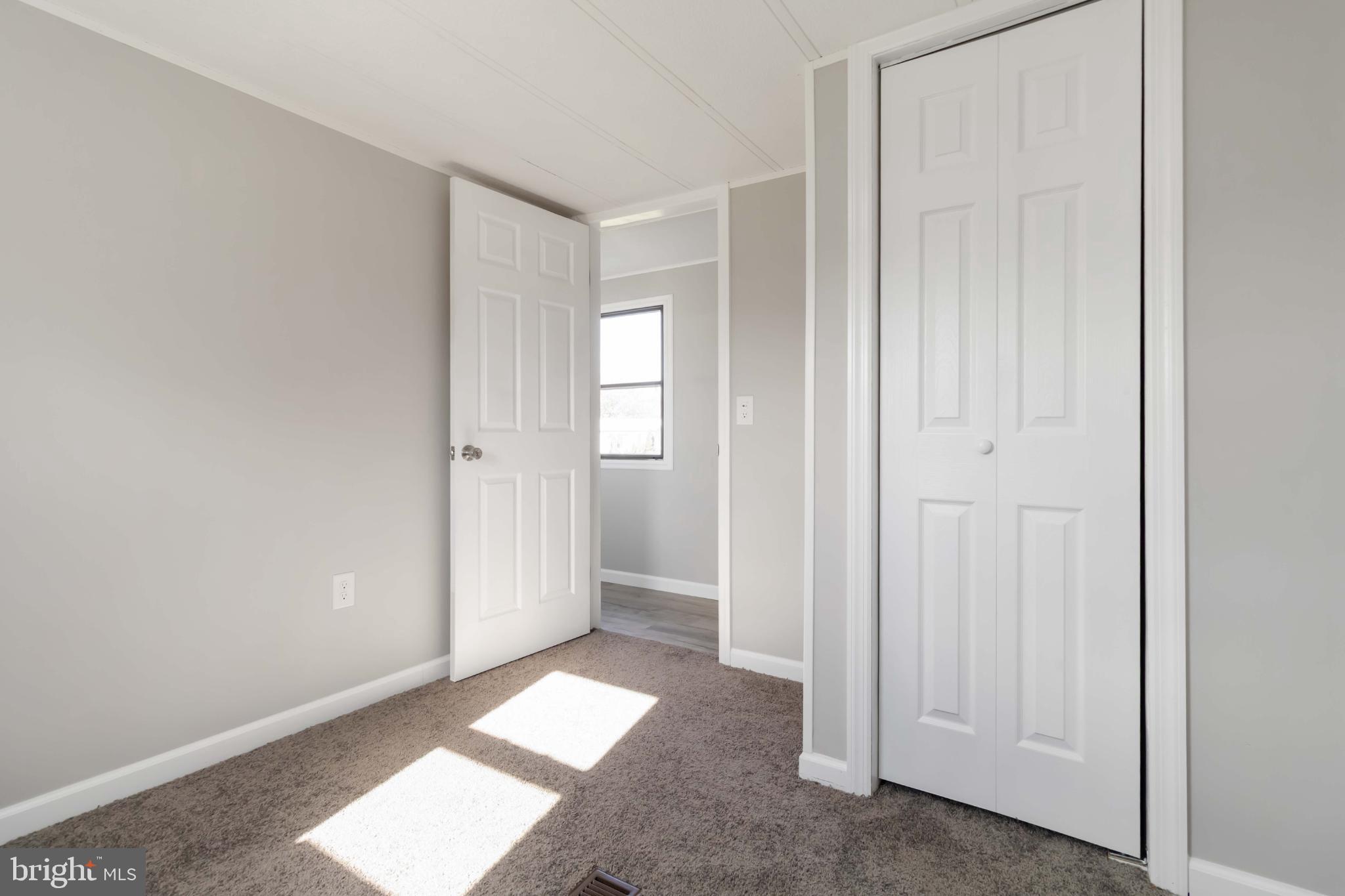 PINE MANOR - Residential