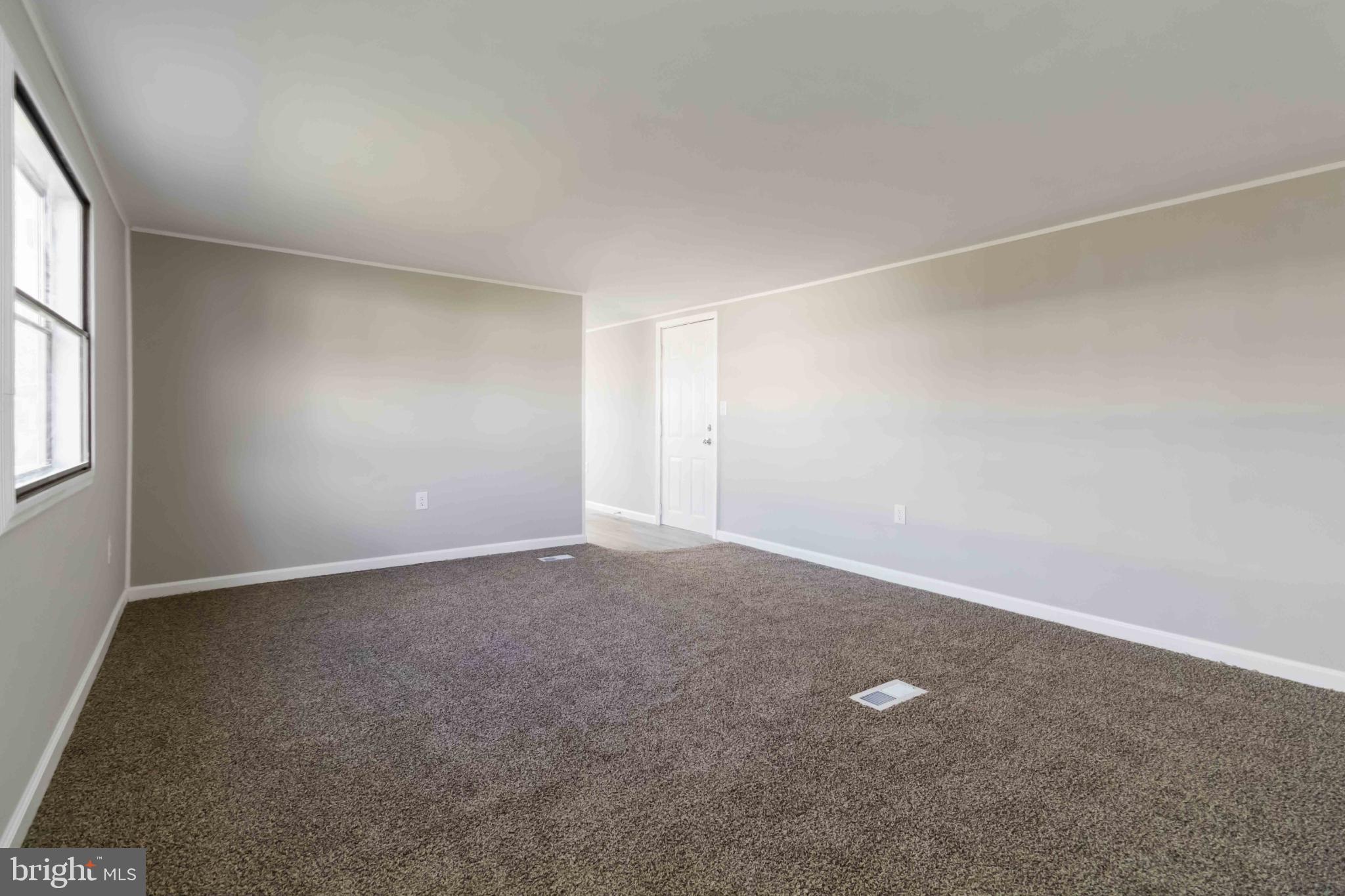 PINE MANOR - Residential