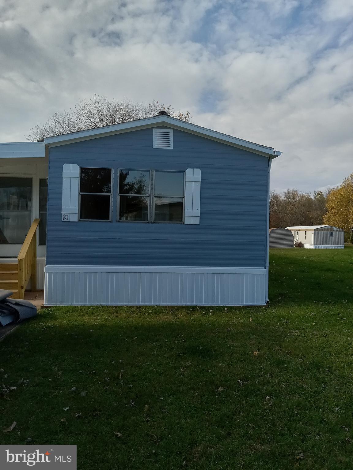 PINE MANOR - Residential