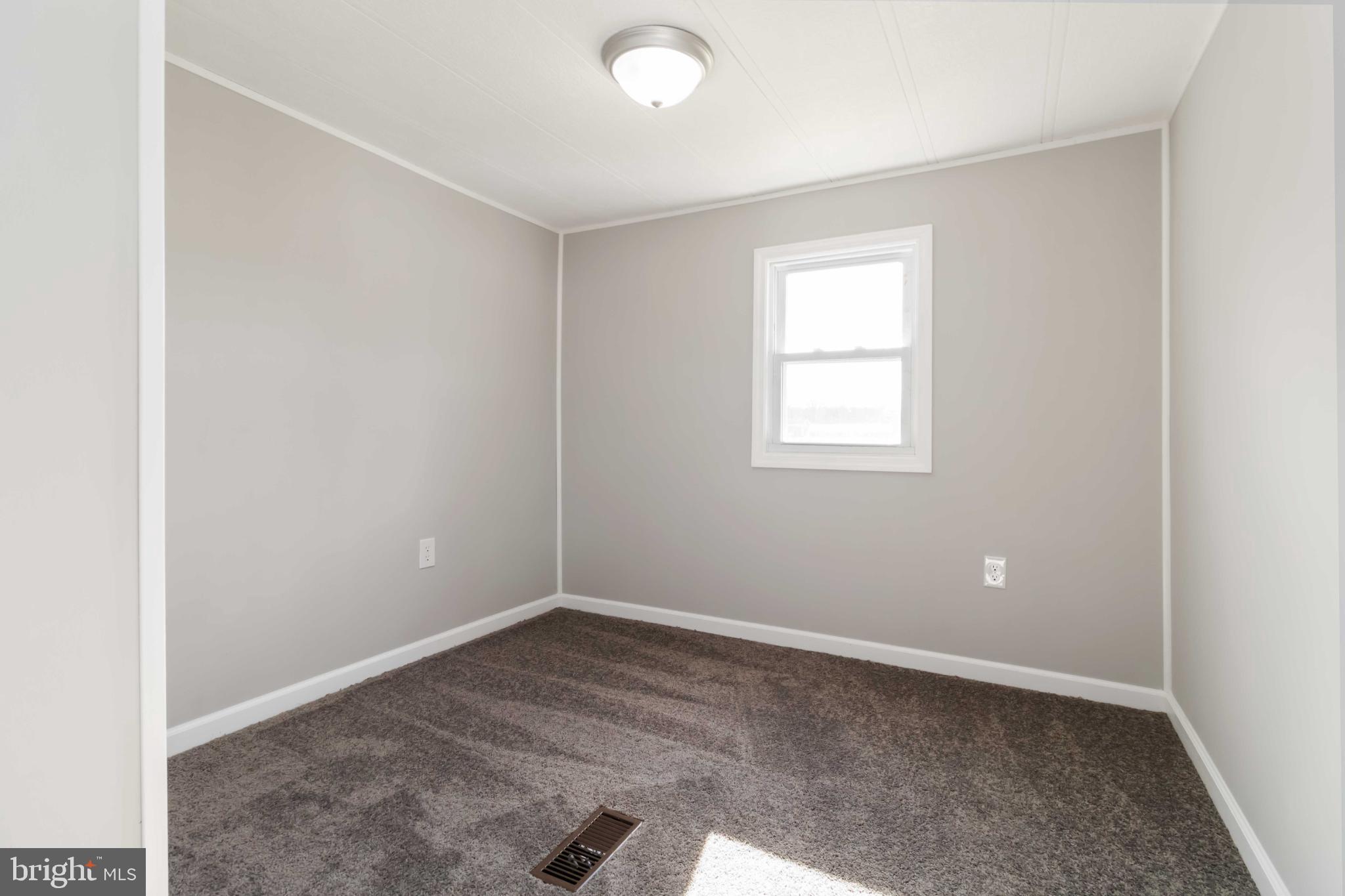 PINE MANOR - Residential