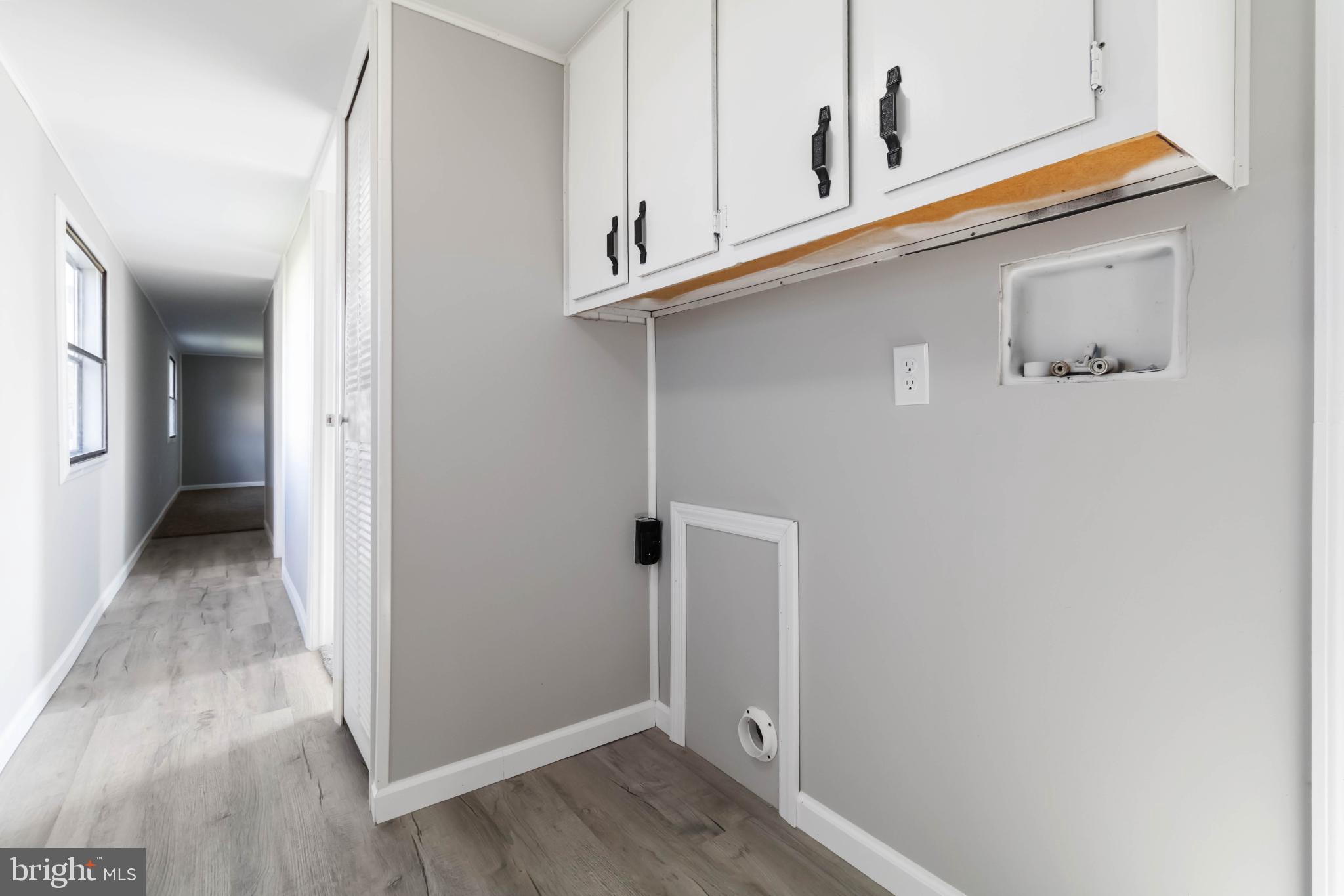 PINE MANOR - Residential