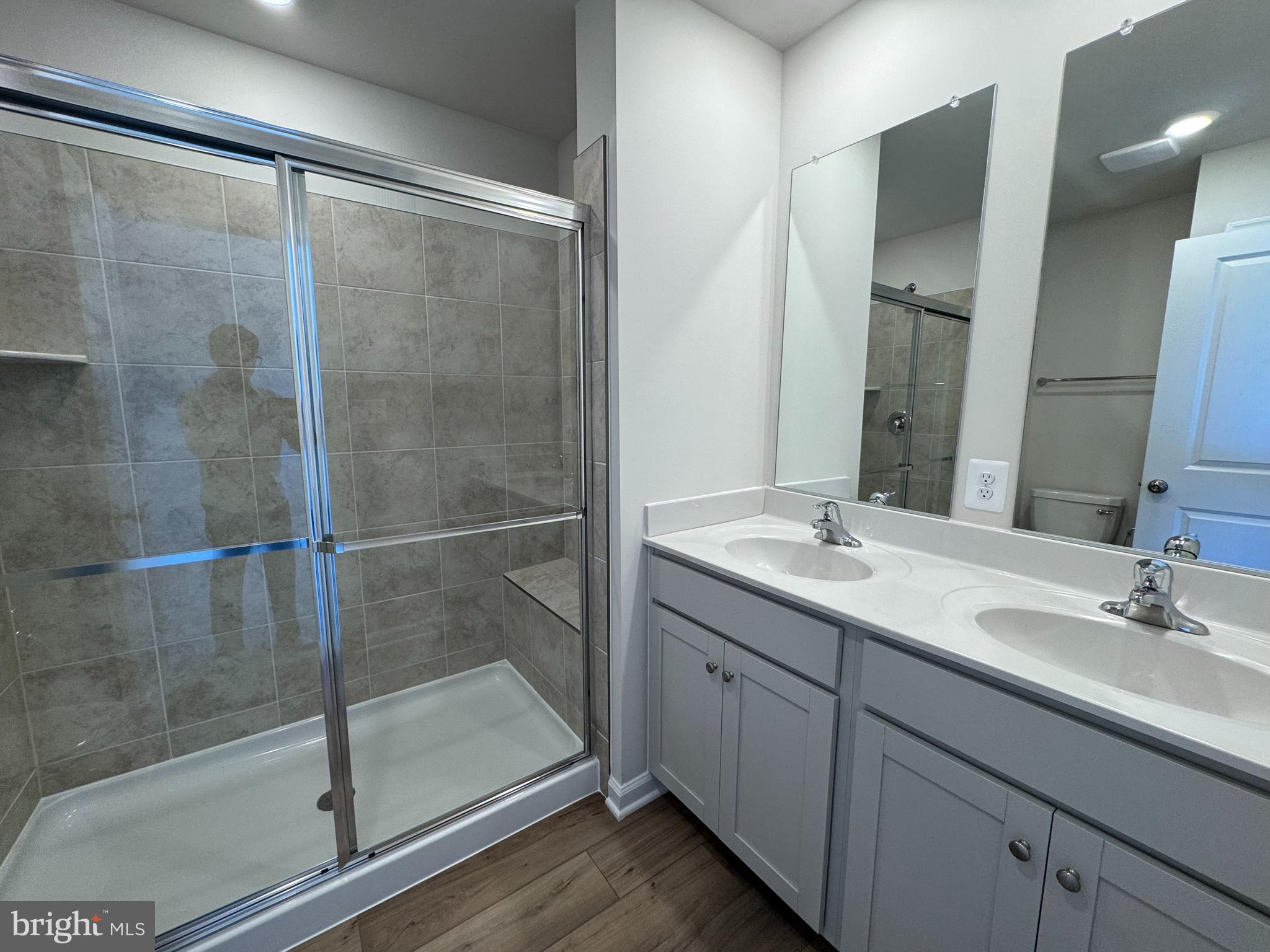 RED CLOVER MEADOWS - Residential Lease