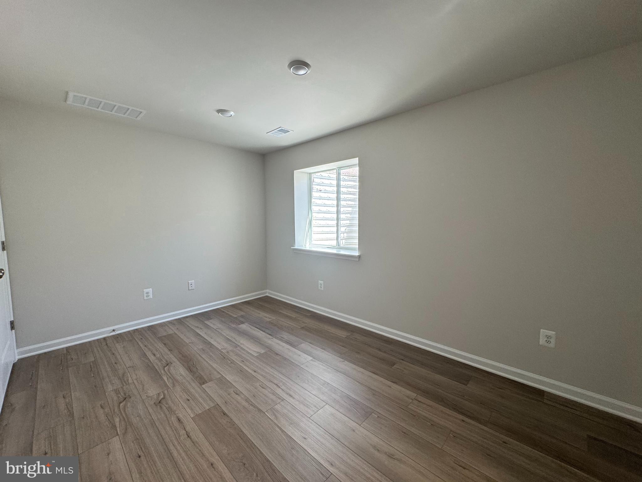 RED CLOVER MEADOWS - Residential Lease