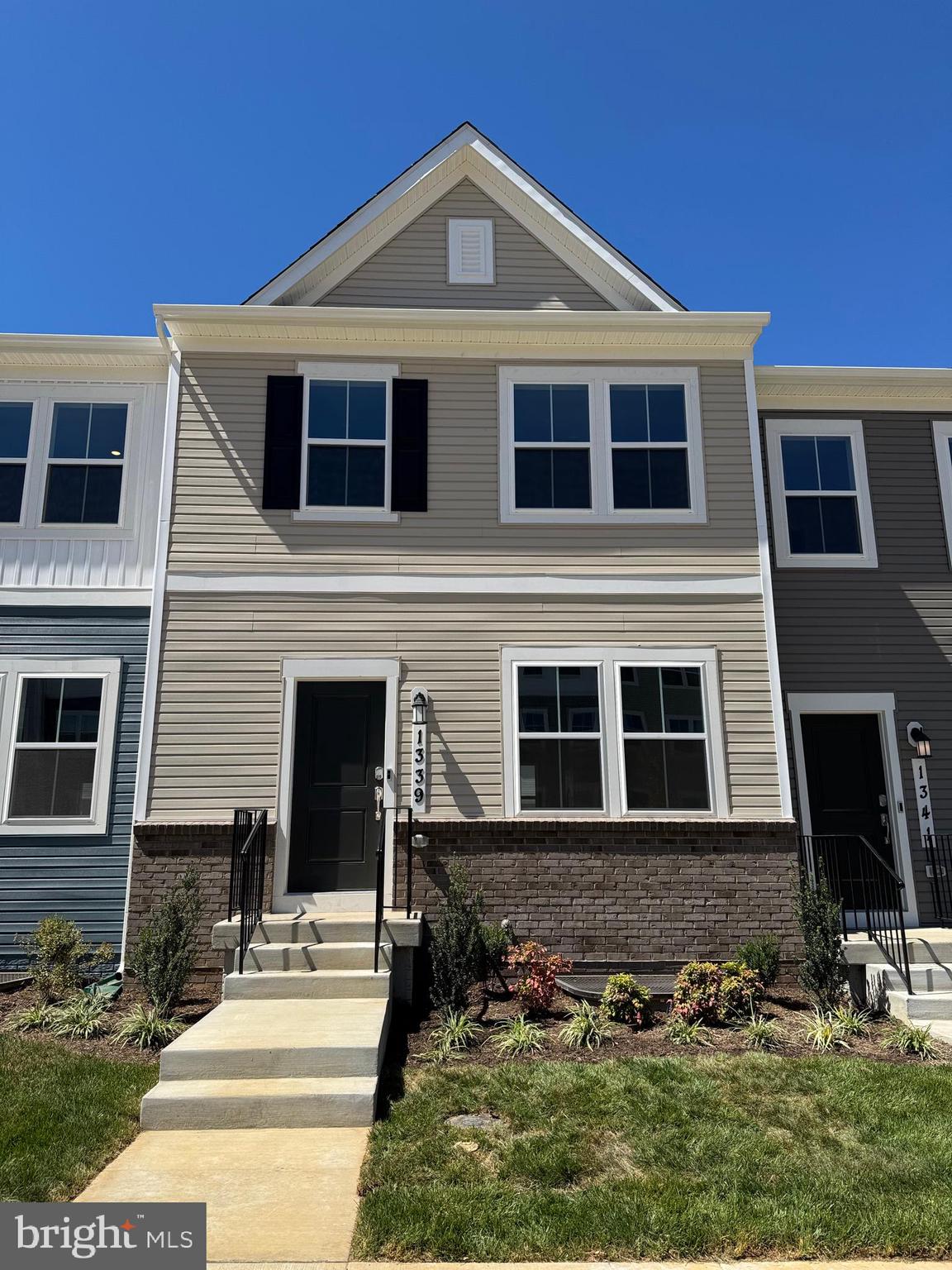 RED CLOVER MEADOWS - Residential Lease