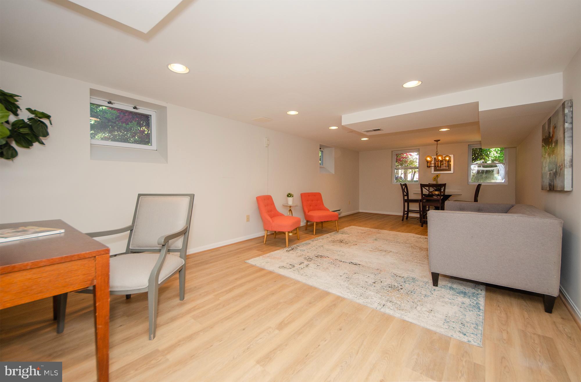 944 N POTOMAC STREET