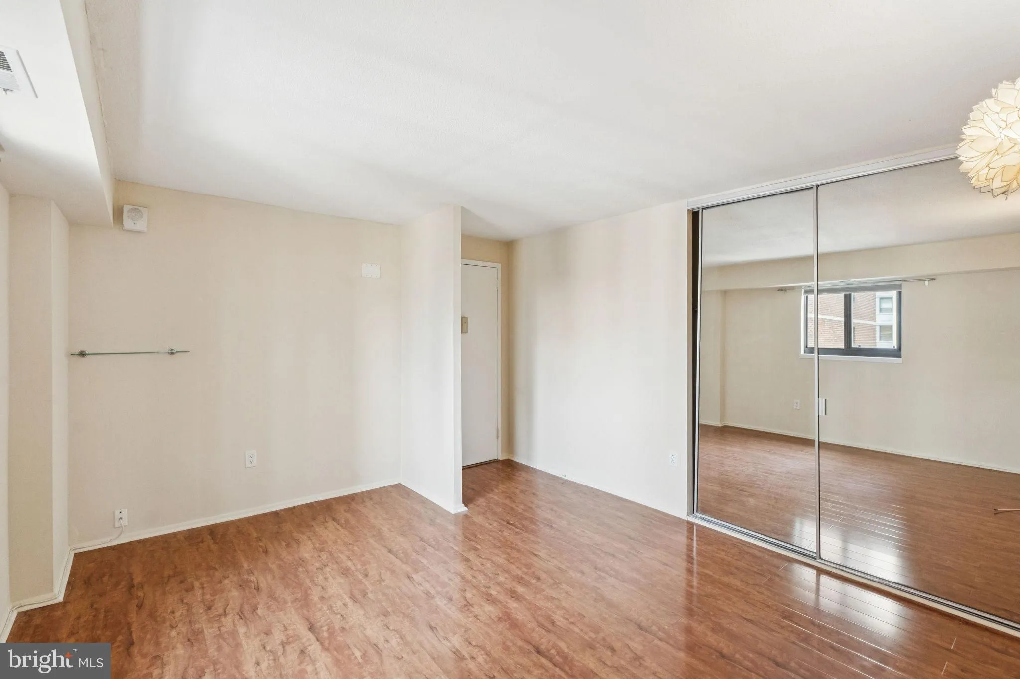 Philadelphia, Pennsylvania 19102, United States, 1 Bedroom Bedrooms, ,1 BathroomBathrooms,Residential,Active,223298