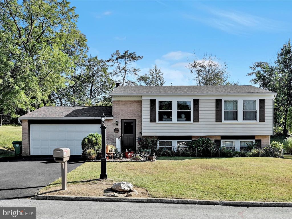 Photo of 5581 Edsel Street, HARRISBURG, PA 17109 (MLS # PADA2048958)