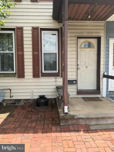 17 S PINE STREET