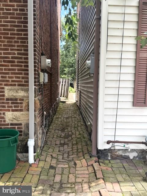17 S PINE STREET