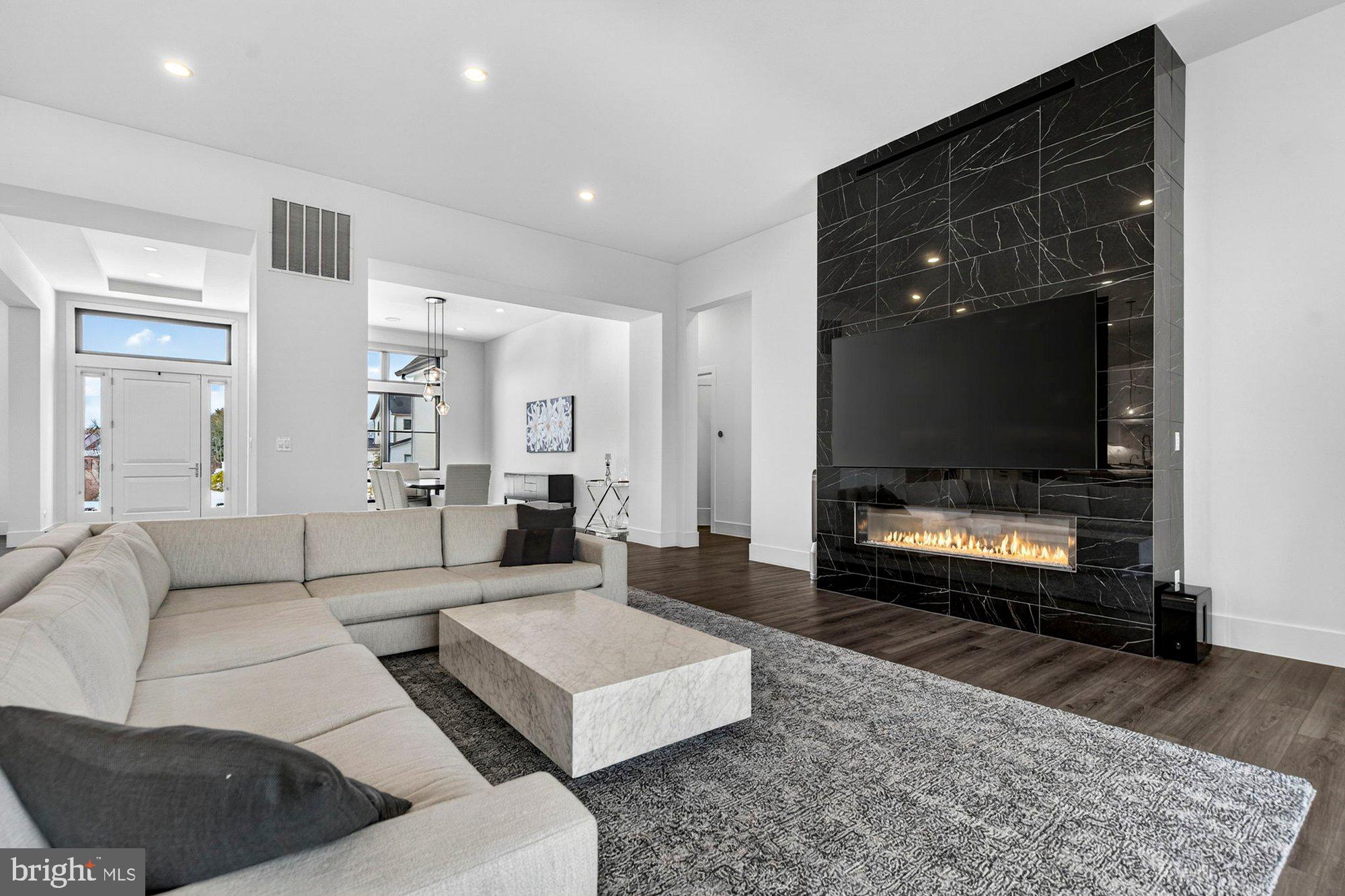 1221 RILEY PRESERVE COURT