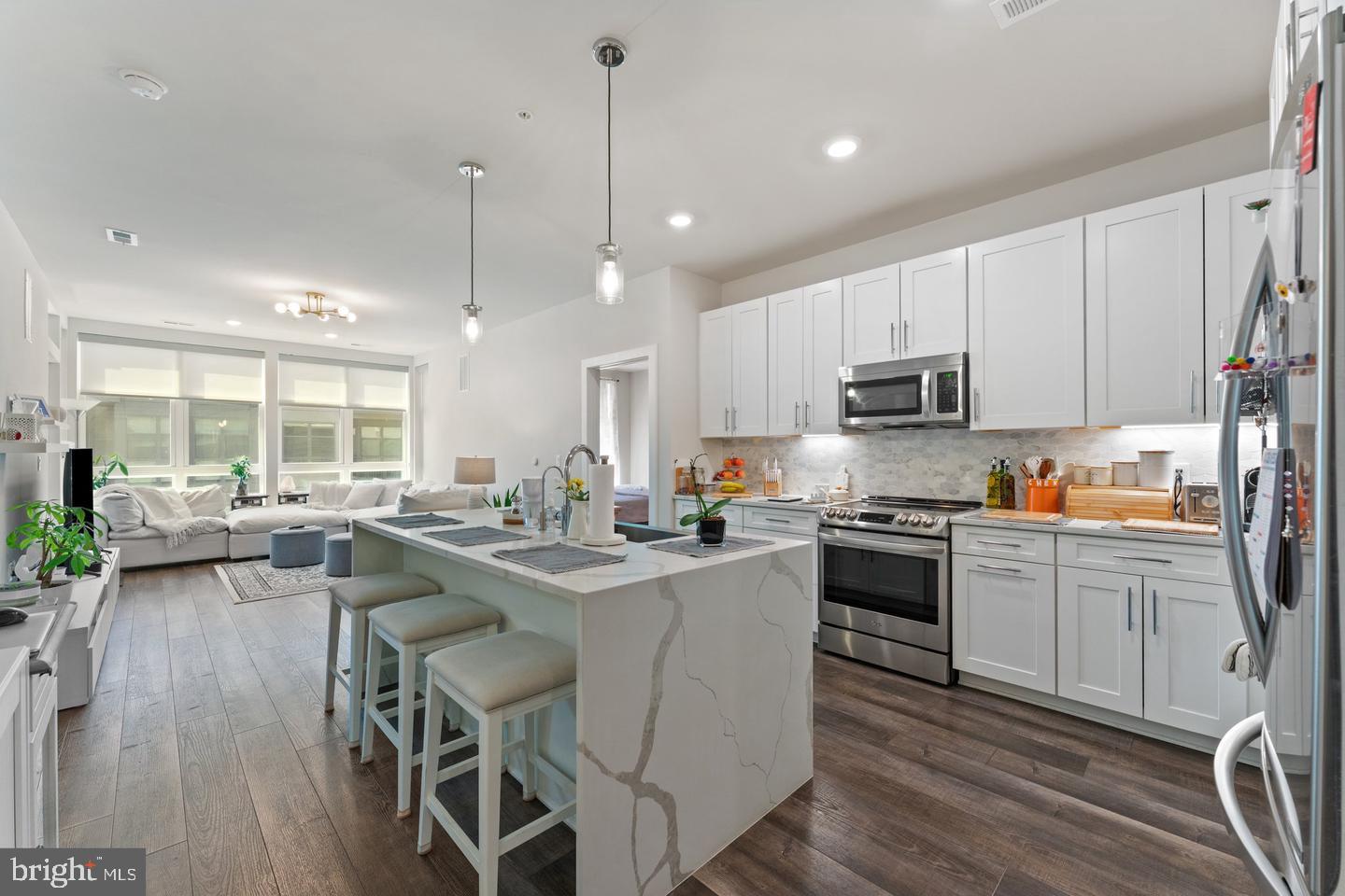 1761 OLD MEADOW ROAD 420