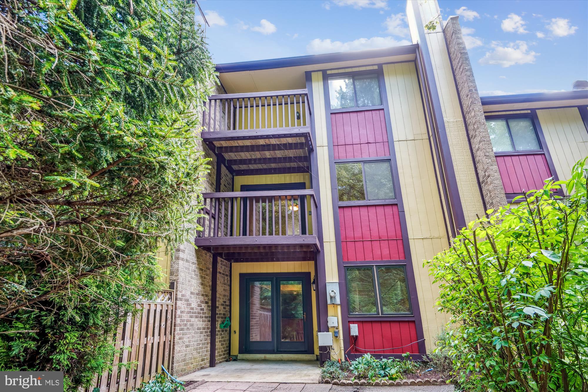 4720 DEER RUN COURT