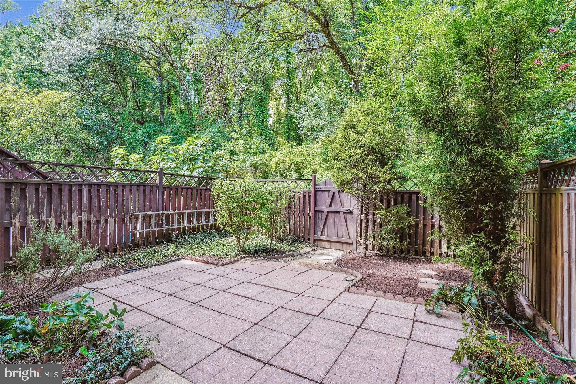 4720 DEER RUN COURT